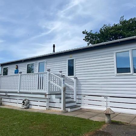 Lodge On The Lake At Lakeside Holiday Park Chichester Eksteriør bilde