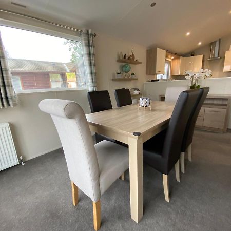Lodge On The Lake At Lakeside Holiday Park Chichester Eksteriør bilde