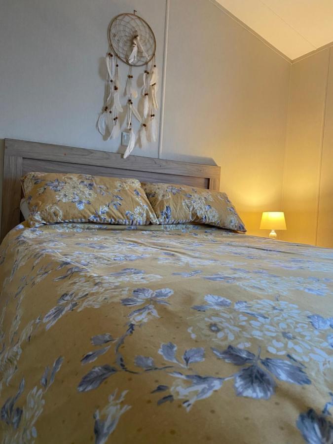 Lodge On The Lake At Lakeside Holiday Park Chichester Eksteriør bilde
